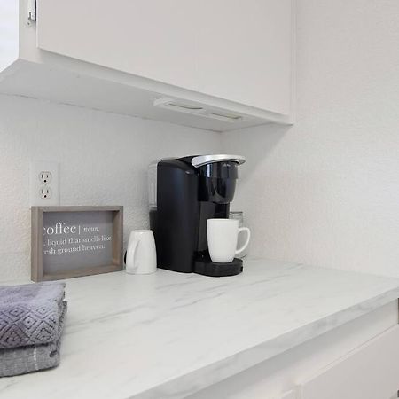 Couples Studio 1 W Full Kitchen Apartment Oakhurst Exterior photo