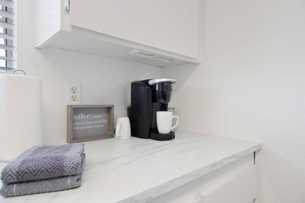 Couples Studio 1 W Full Kitchen Apartment Oakhurst Exterior photo