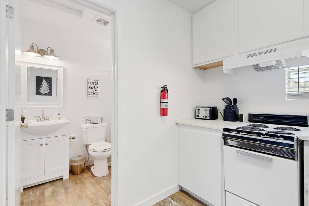 Couples Studio 1 W Full Kitchen Apartment Oakhurst Exterior photo