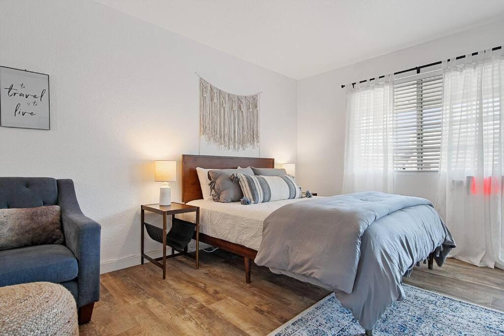 Couples Studio 1 W Full Kitchen Apartment Oakhurst Exterior photo